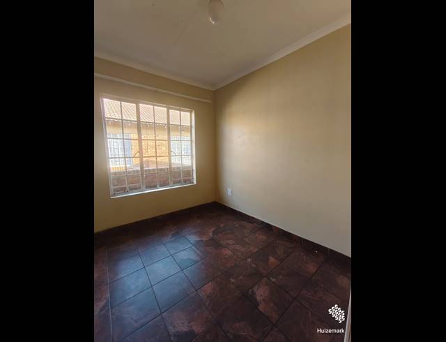 2 BEDROOM FLAT TO LET IN VAALPARK